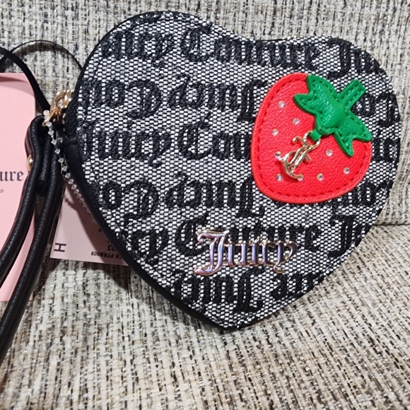 Juicy Couture Heart-Shaped Wristlet New - Picture 2 of 3